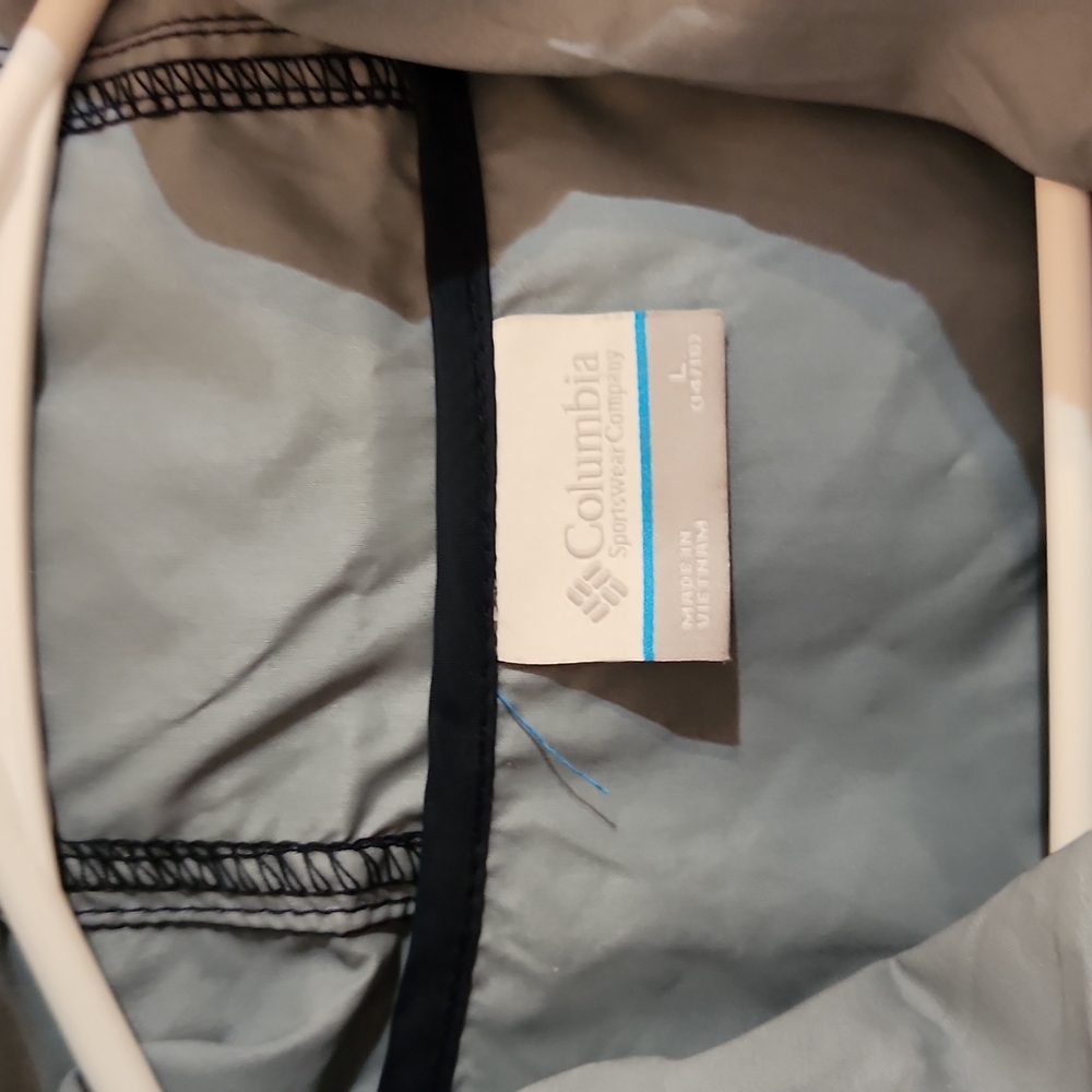 Rain/wind jacket - Picture 2 of 3